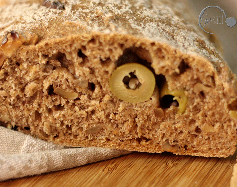 Wallnuss-Oliven Brot